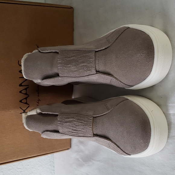 Kaanas Aveiro Faux Shearling Lined High Top | Mercari NEW Kaanas Ave Iron Faux Shearling Lined High Top Leather Sneaker